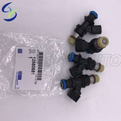 Fuel injector with favorite price and well-made quality 12580681 125 806 81 For Chevrolet Silverado  Savana Yukon